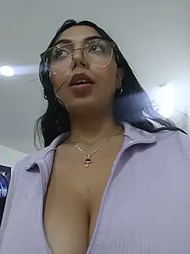 JENNIFER__03 webcam