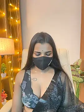 its_ur_flora live cam on StripChat