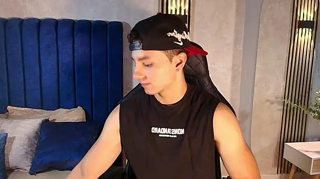 Noah_Clarkk live cam on StripChat