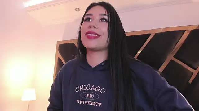 SusanVilla live cam on StripChat