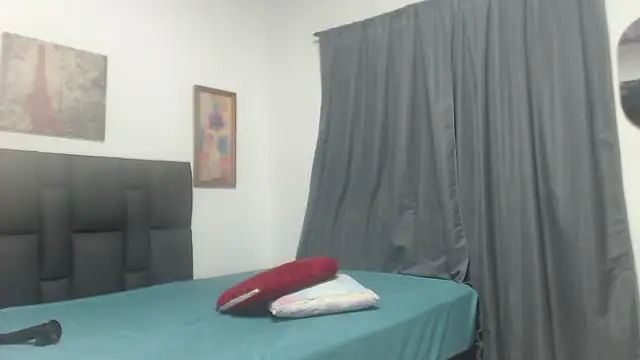 Doll_rihana live cam on StripChat
