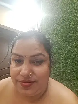 shanvii (F milf) - Split on boobs