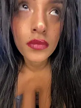 saharqamar (F young) - NAKED AND SUCK BOOBS