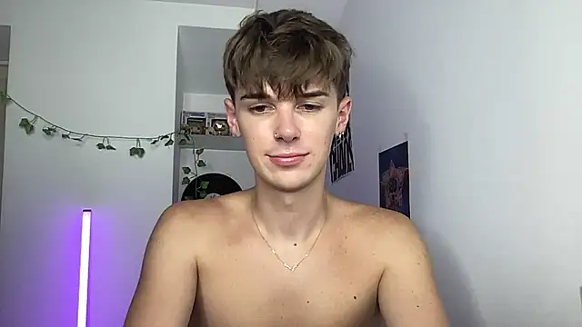 YourMilkyGuy live sex cam