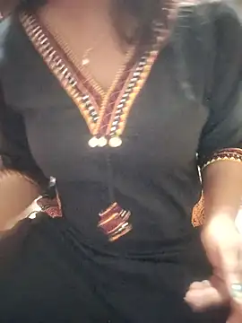 Rashmi-cute live cam on StripChat