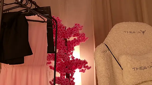 SakuraDreamm live cam on StripChat