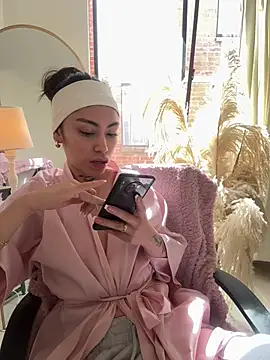 bonny_eva (F young) - Zoom nipples + saliva 🍒
