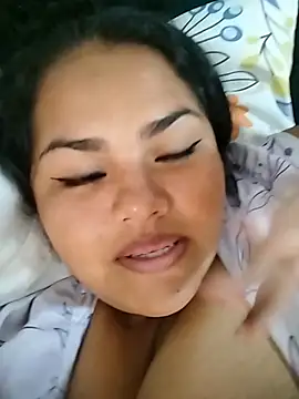 MiaBloom0 webcam