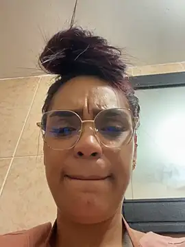 Sara-77 webcam