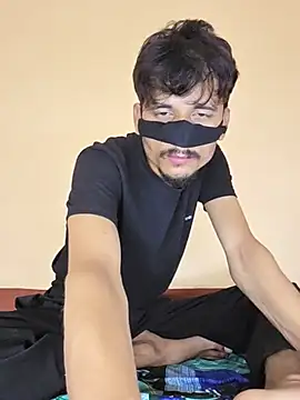 couplegk71 live cam on StripChat