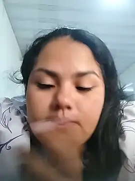 MiaBloom0 live cam on StripChat