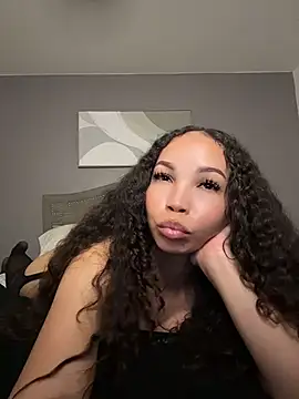 nikkiloveee webcam