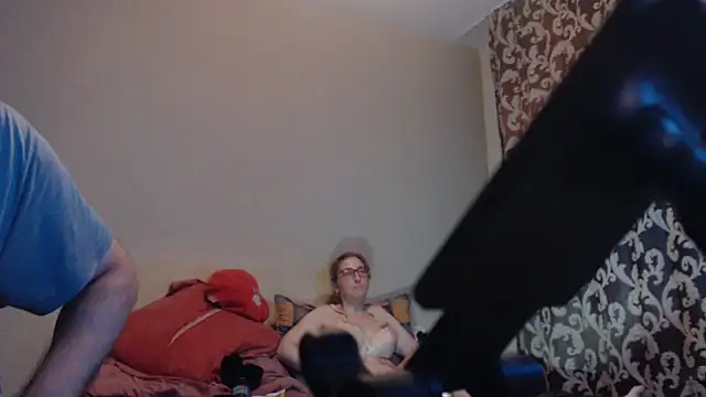 MoonedByEva2025 webcam