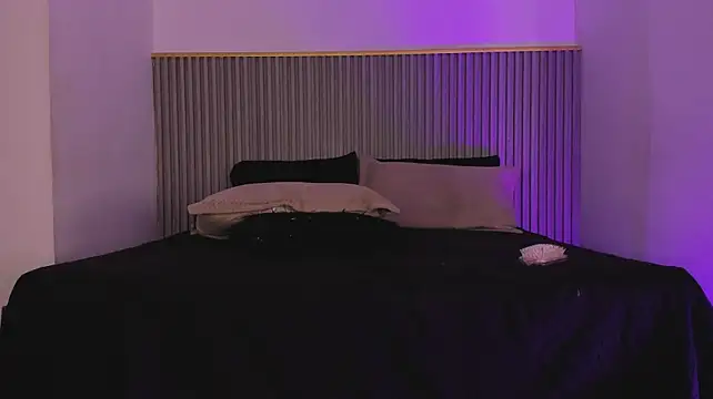 ashvalentine_ live cam on StripChat