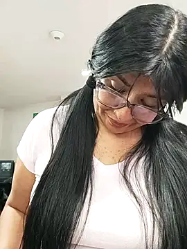 aisha_latina webcam