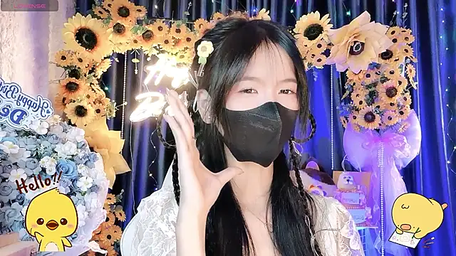 Your-Sunshinee live cam on StripChat