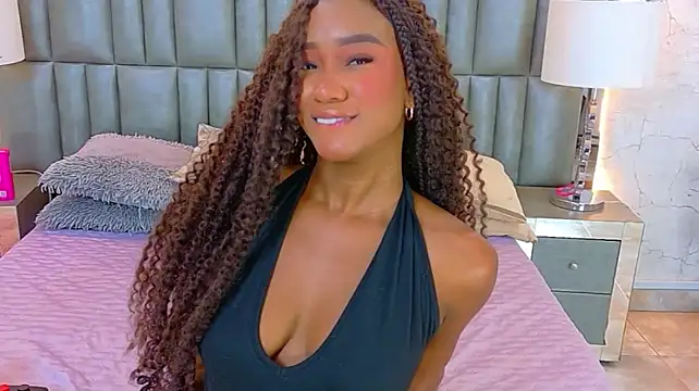 TylaWest live cam on StripChat