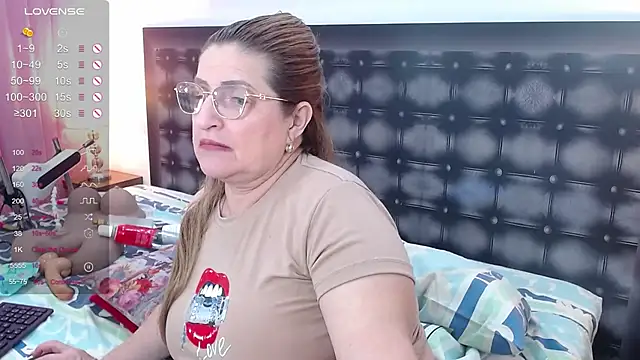 sandra_20 live cam on StripChat