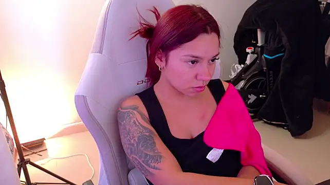 samantha_tattu live cam on StripChat