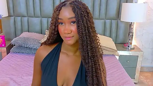 TylaWest live cam on StripChat