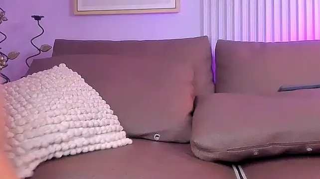 nahiaraa__ (F young) - Sloppy blowjob and show tits