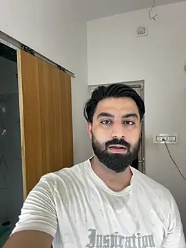 Royalboy_03 live cam on StripChat