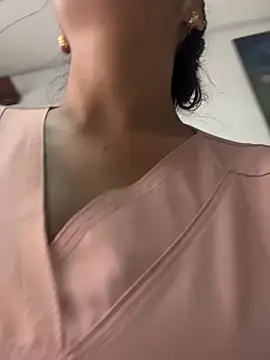 Sara-77 webcam