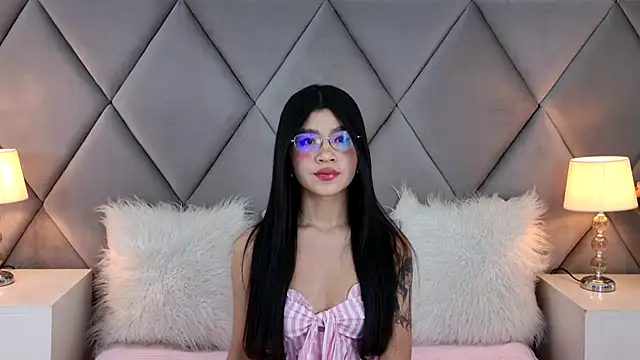 OliviaDiaz live cam on StripChat