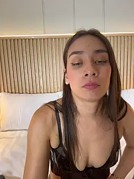 NahimiThompson live cam on StripChat