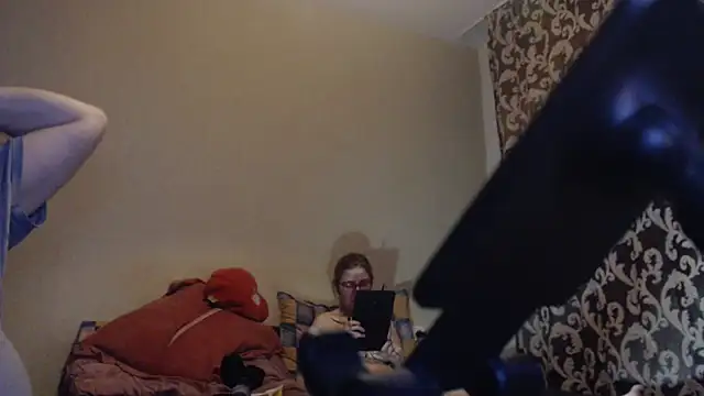 MoonedByEva2025 webcam