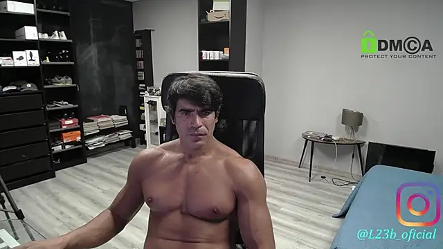 latinoo23bom webcam