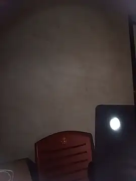 Lucky_lucky2k live cam on StripChat