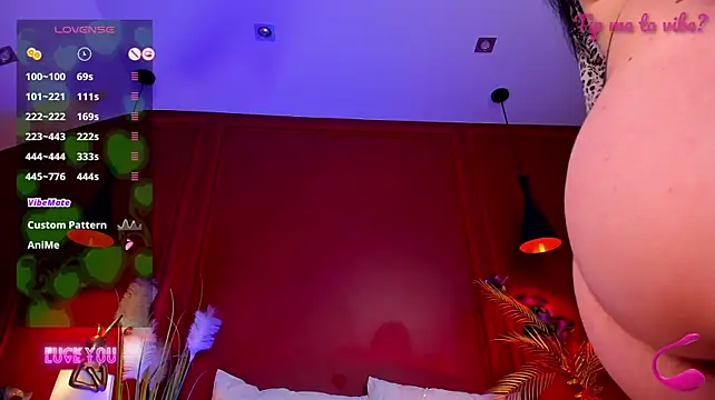 Mayzzie live cam on StripChat