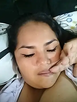 MiaBloom0 webcam