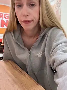 kira_mia webcam