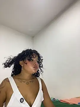 maryale01 live cam on StripChat