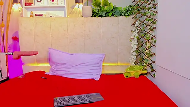 _taylor_black webcam