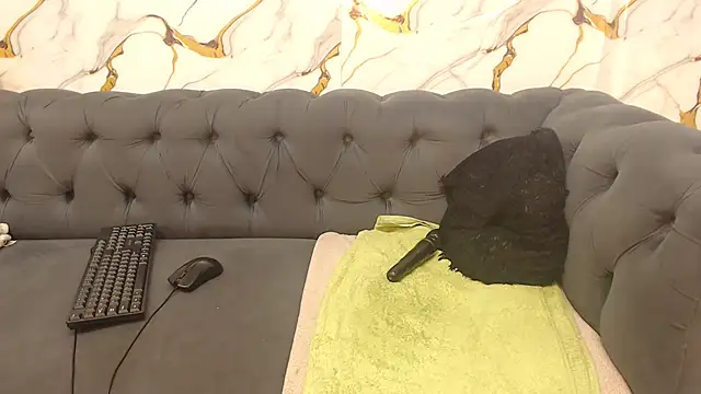 PrettyBoobsXX43 webcam