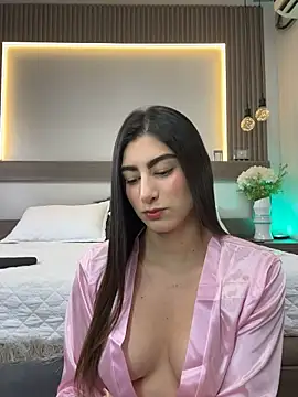 evelyn_hills webcam