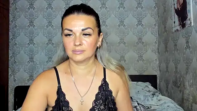 NicoletMoore live cam on StripChat