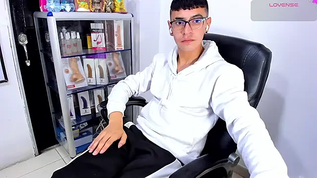 Alexx_bigcockk