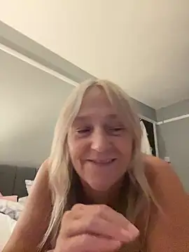 Blondnboujee53