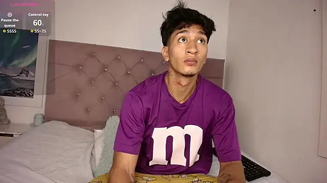 Zayn_Moretti live cam on StripChat