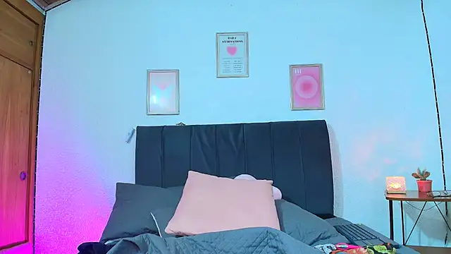 samm_curvy