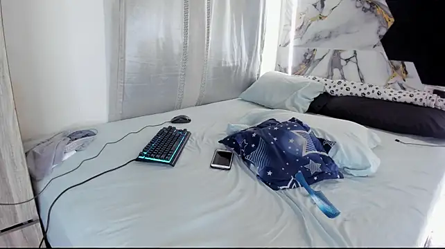 Goldendesirexx__ webcam