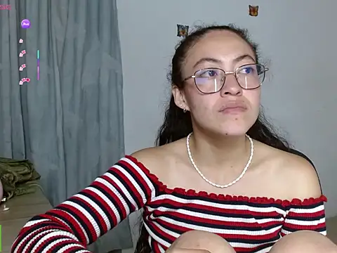 Amitlu_ live cam on StripChat