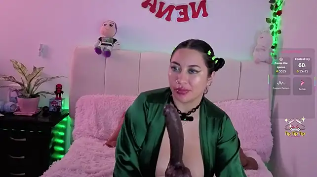nathalie_zanettii (F young) - Stimulate your pussy with Bombombum 🍭