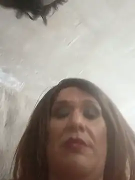 deedeedoll82222 live sex cam