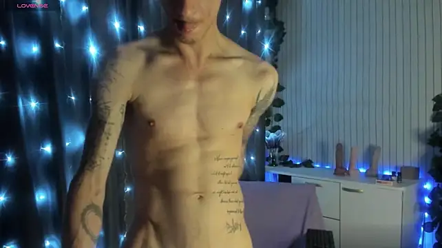 James2Inked live cam on StripChat