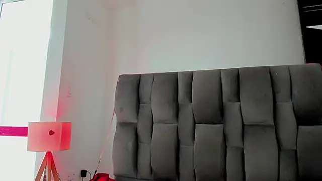 NicolCastillo19 live webcam